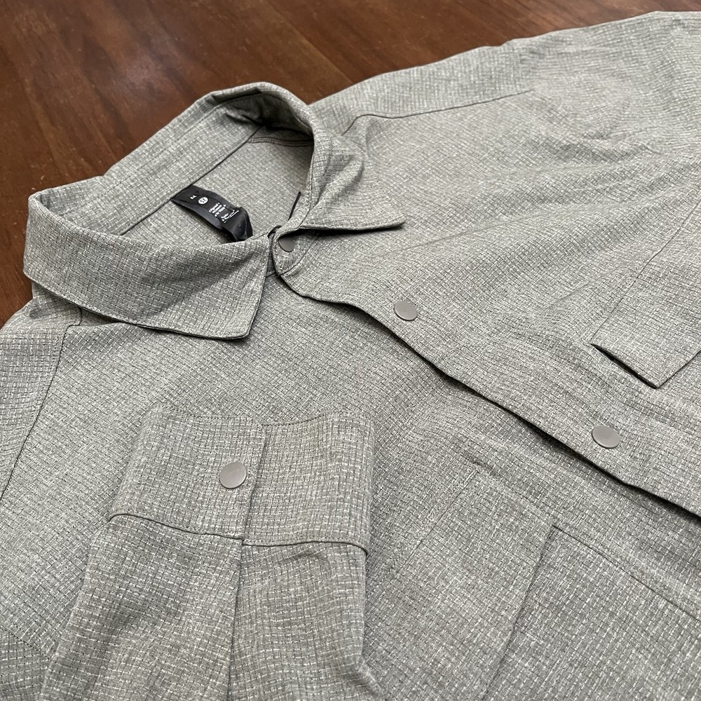 Lululemon Airing Easy Overshirt Ventlight Mesh Gray Green Mens Medium
